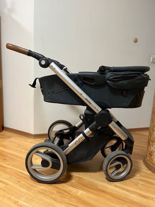 Бебешка количка Mutsy Evo