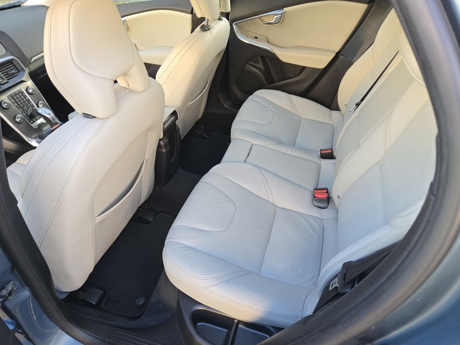 Volvo V40 2.0 D Automat Extra Full Propietar Stare Perfecta  Variante