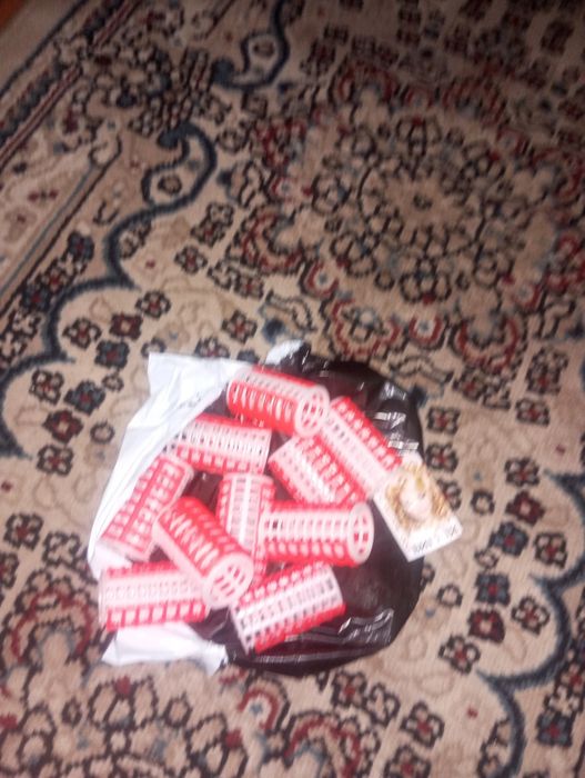 Bigudi  sochni jingalak qilish uchun xolati yangi