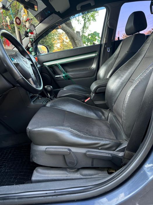 Dezmembrez opel vectra c 2008