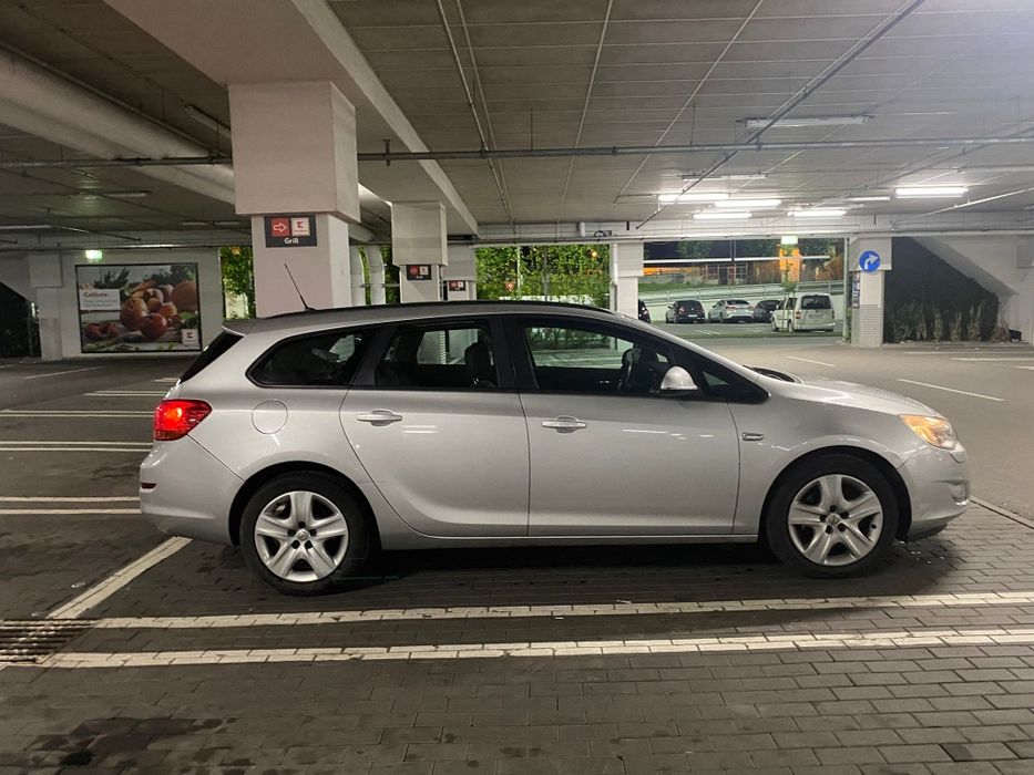 Opel Astra J Sports Tourer 2011, 1.7 cdti