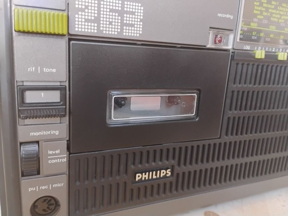Philips 22rr263 Нов касетофон от 1975