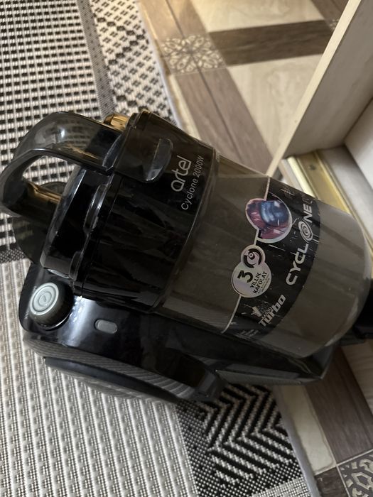 продам пылесос,в хорошем состояние,работает отлтчно!