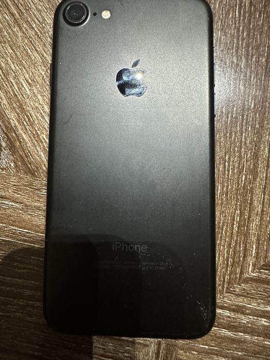 Продается айфон 7