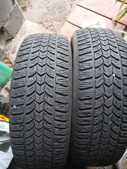 De  vânzare 4 anvelope m+s 205/60/16, foarte bune,