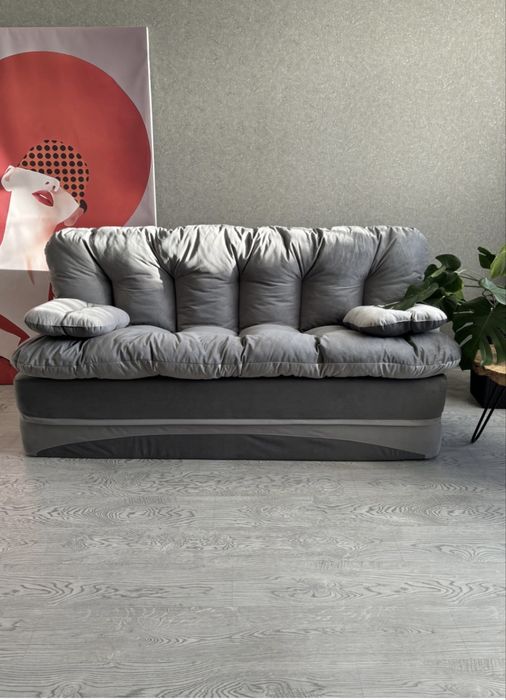 Продам бескаркасный диван в отличном состоянии