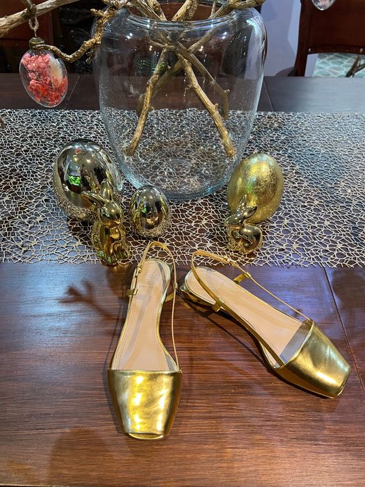 Tory Burch 
Сандали