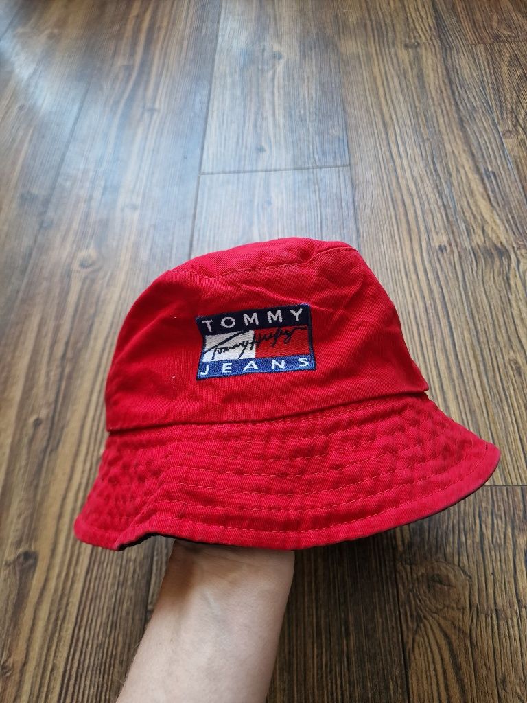 Страхотна шапка TOMMY HILFIGER,  унисекс,  един размер