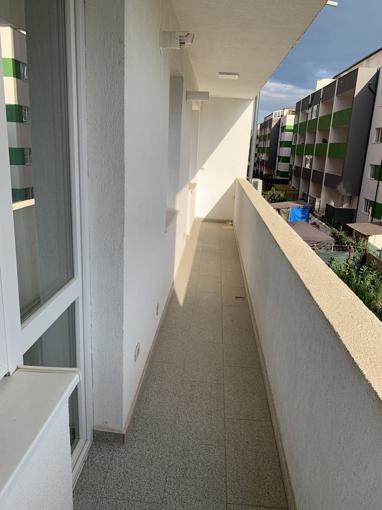 Ofer spre închiriere apartament cu 2 camere