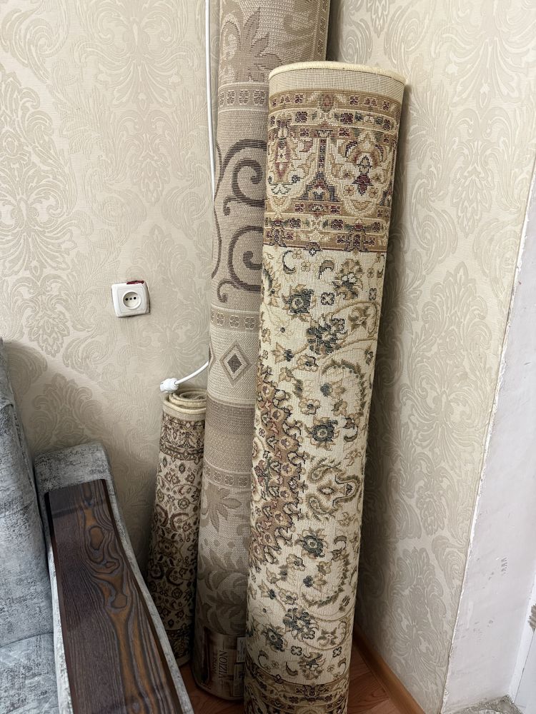 Продается ковры в разных размерах