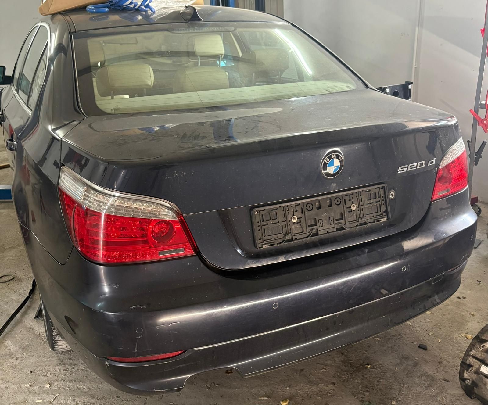 Dezmembrez bmw e60 lci  2008 n47 177cp
