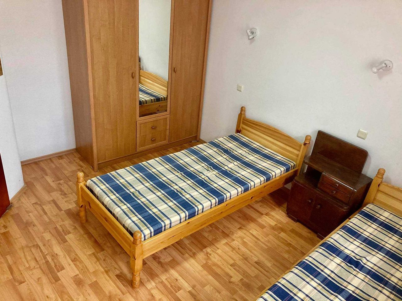 Дава се под наем Тристаен апартамент в Бургас, Център - 90 кв.м за 127.5 € - Снимка #9