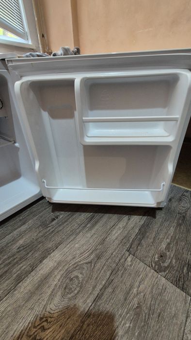 Малък хладилник NEO