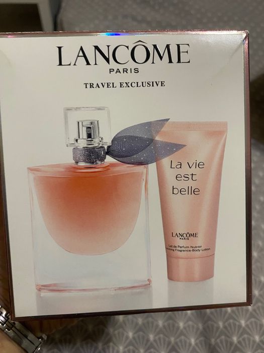 Set parfum + lotiune (Lancome La vie est belle) ca noi