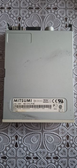 Продам дисковод для дискет Mitsumi D359M3 (3.5") без гарантий