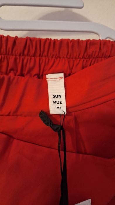 Pantaloni roșii Wendy Trendy, noi, cu etichetă