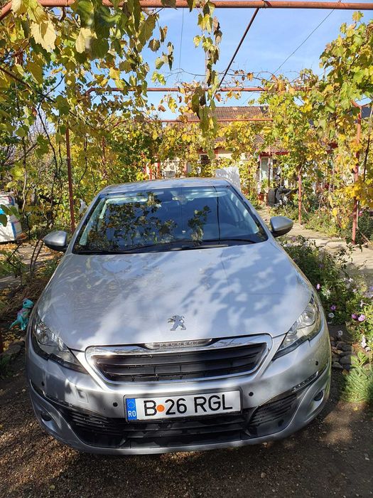 Vând PEUGEOT 308 – BLUE HDI (DIESEL) – 145000 km