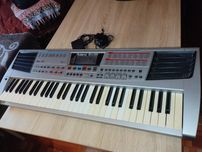 Orga Roland Em 25