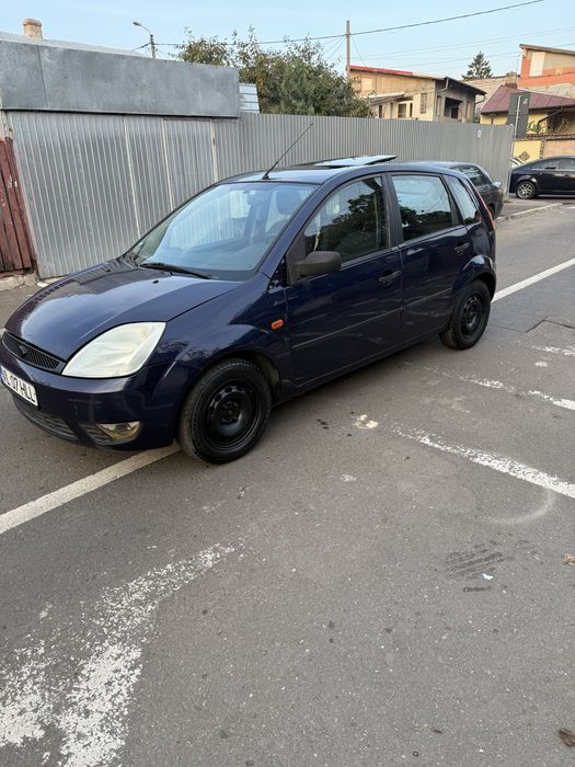 De vanzare ford fiesta 2002