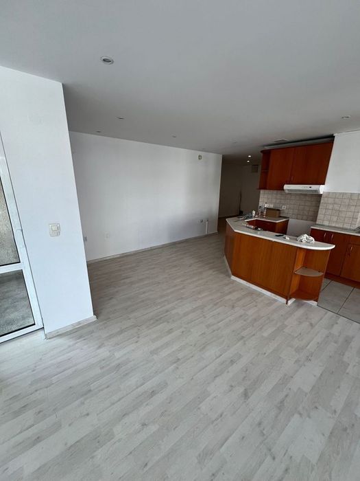 Тристаен апартамент в ж.к. Манастирски ливади! Комуникативна локация!