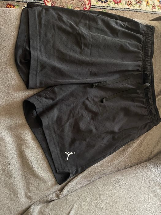 Vand pantaloni scurti Jordan originali marimea L