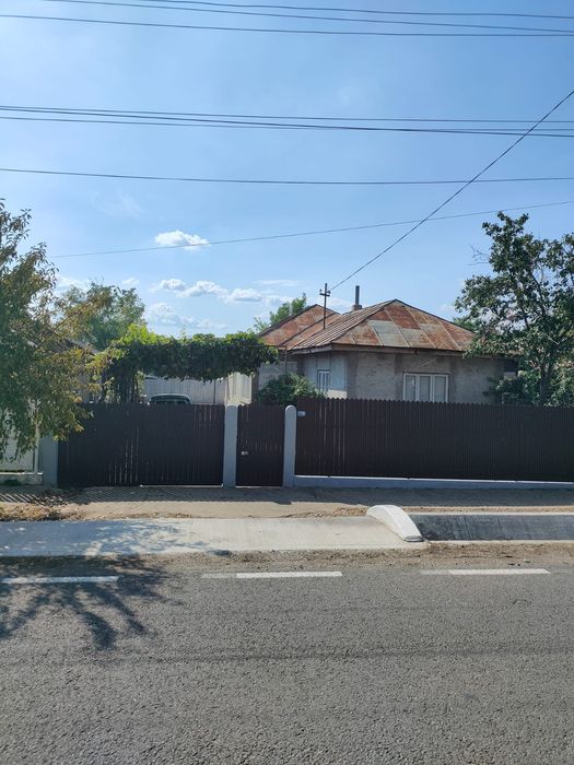 De vânzare suprafață 5500 metrii pătrați..