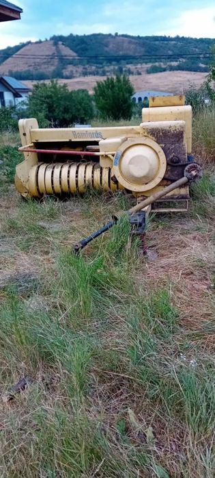 Vând presă de balotat