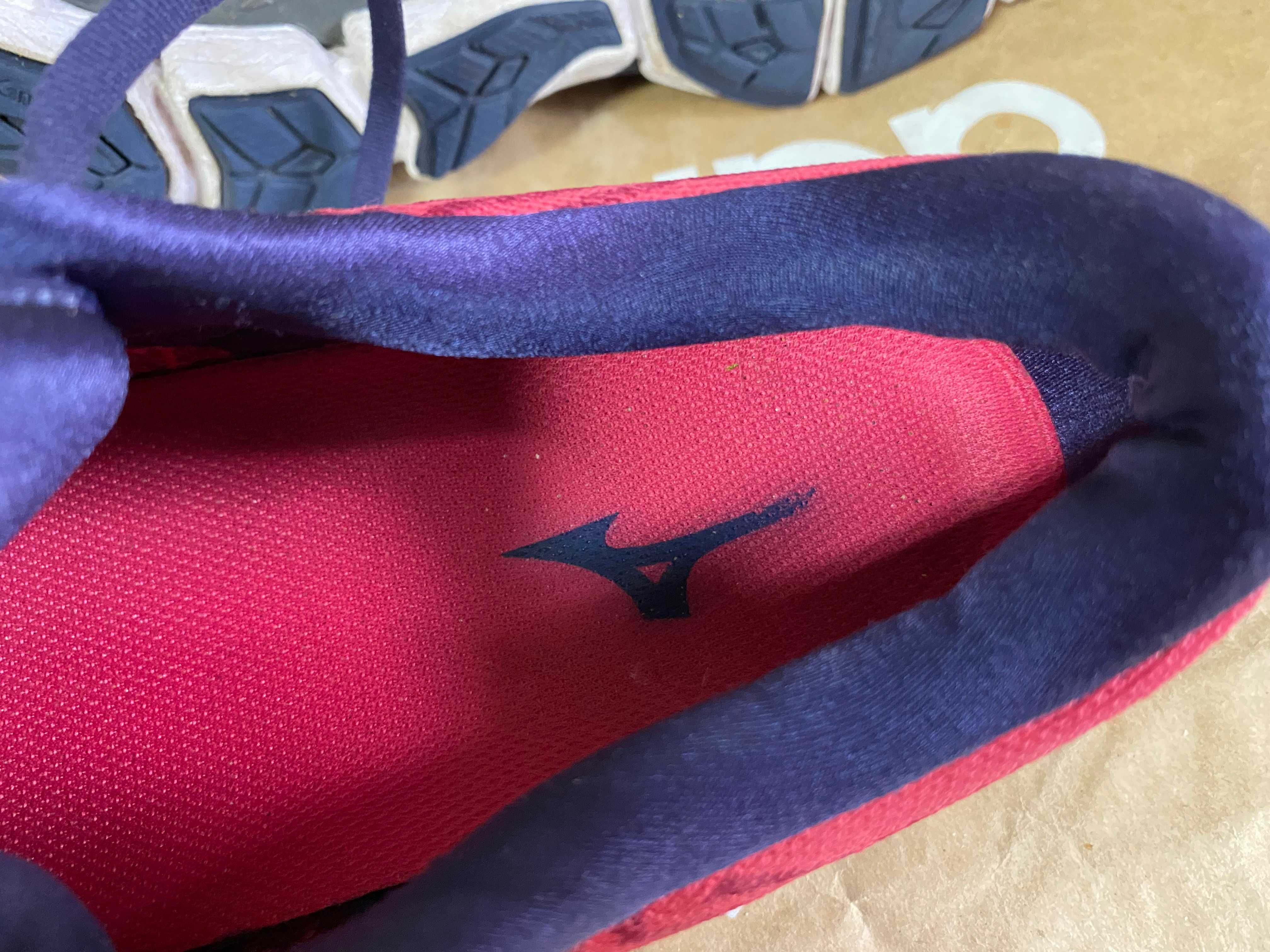 ''Mizuno Waveknit S1''оригинални маратонки 40 номер