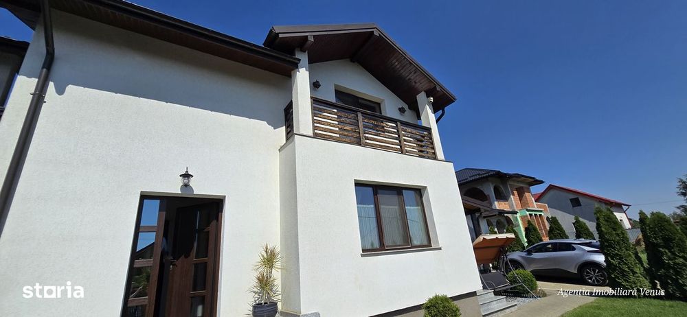 Casa noua cu etaj la Lebada