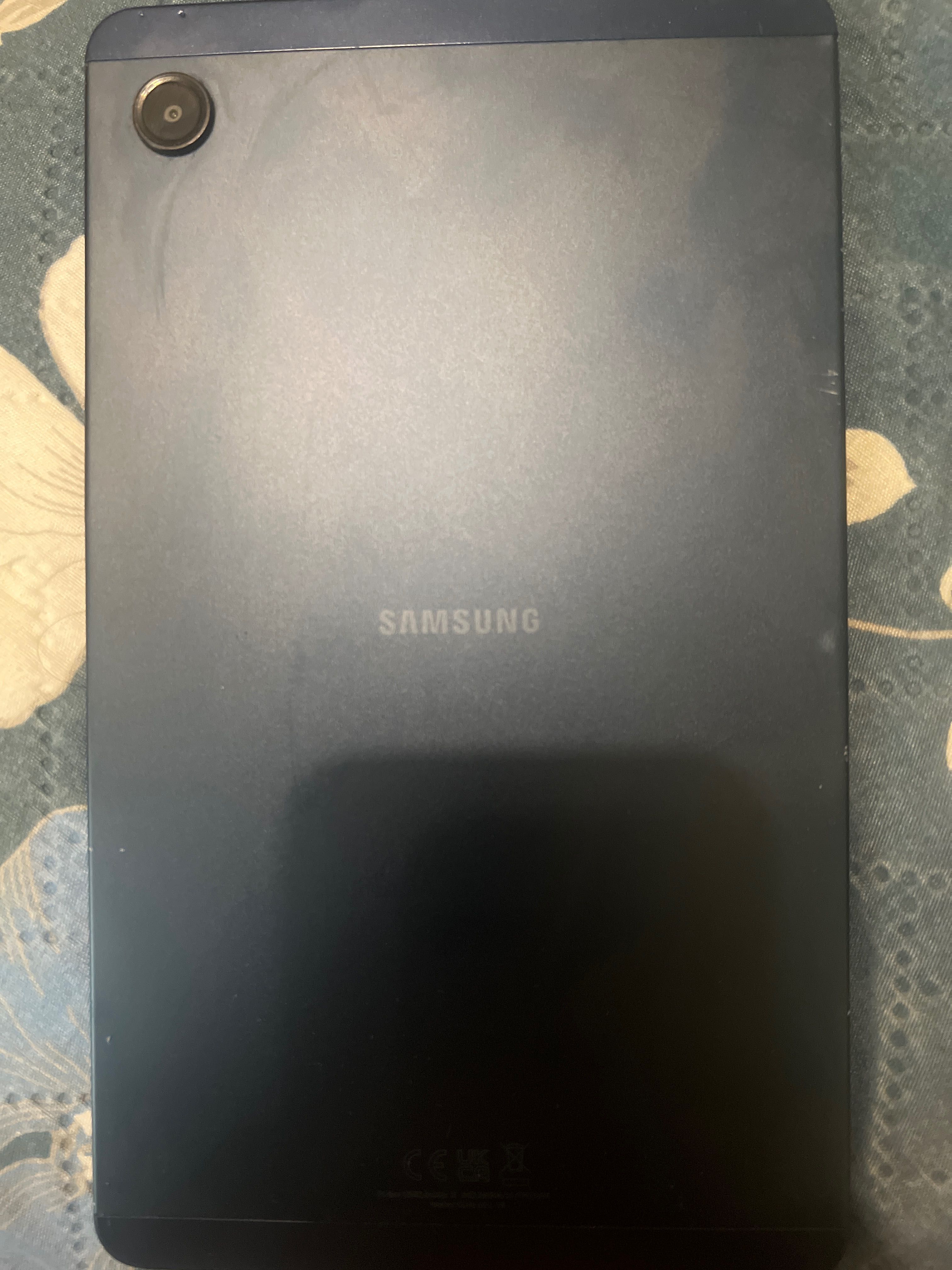 Продавам Galaxy A9 тъблет