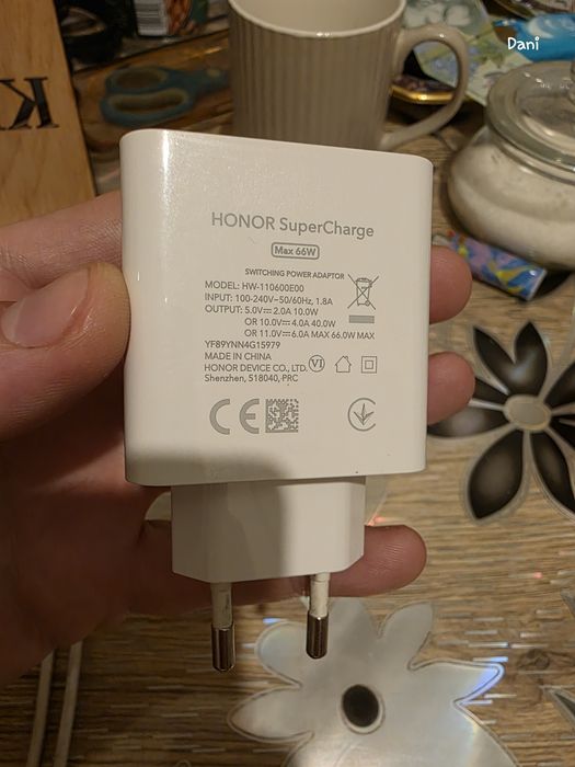 Vând încărcător original Honor