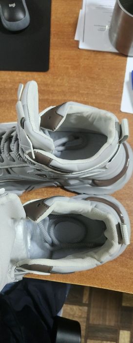 Продаются кроссовки марки DR fashion размер 44