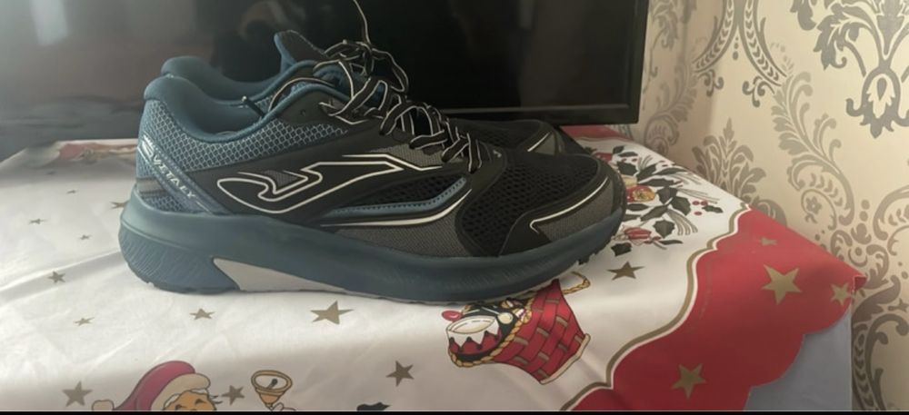 Papuci joma noi 150lei