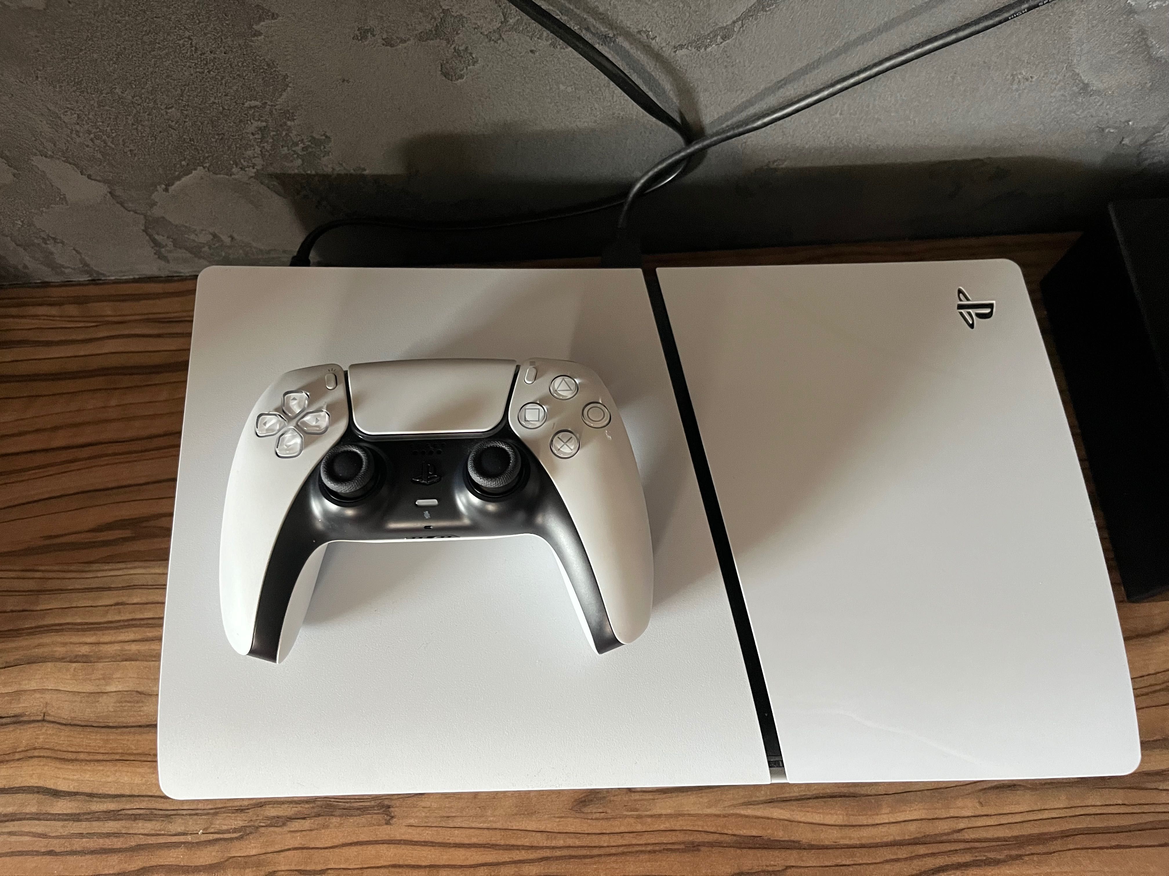 PS5 Чисто нов , с гаранция .