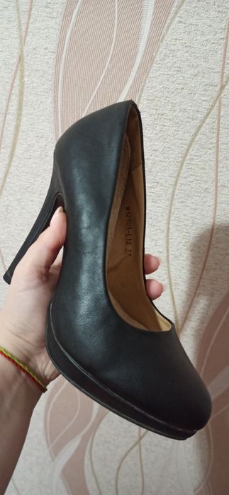 Продам туфли женские