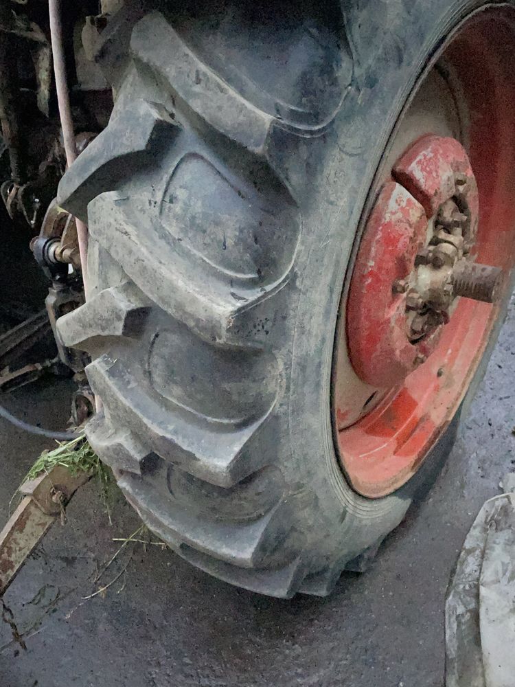 Гума за трактор болгар 15.5 38