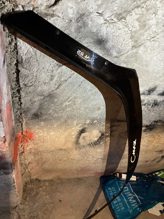 Дефлектор за преден капак на Форд Це макс 2004