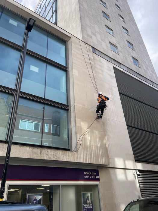 Lucrări la înălțime, alpinism utilitar, rope access Dan’Sky