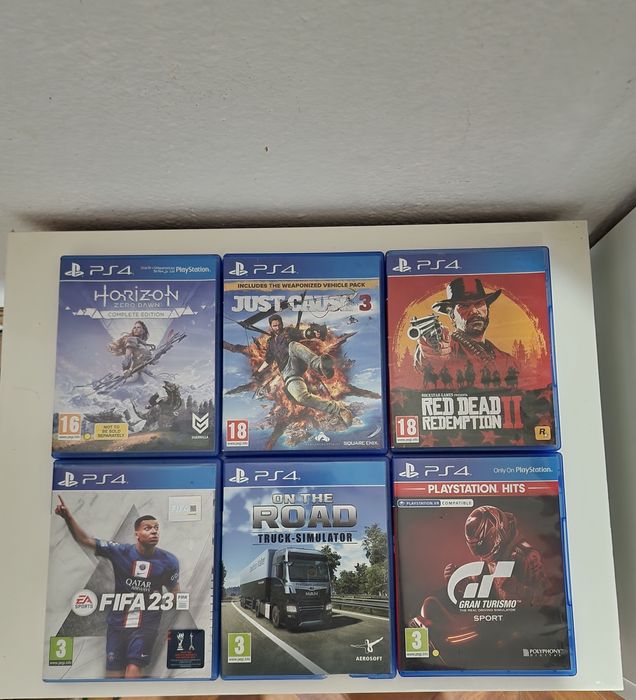 Vand ps4 slim 1Tb 
Vine însoțit de 2 manete 
Plus jocurile din poze pl