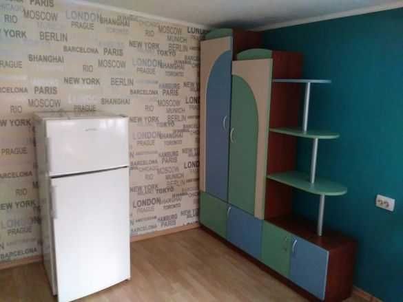 Дава се под наем Едностаен апартамент в Бургас, Център - 35 кв.м за 100 € - Снимка #2