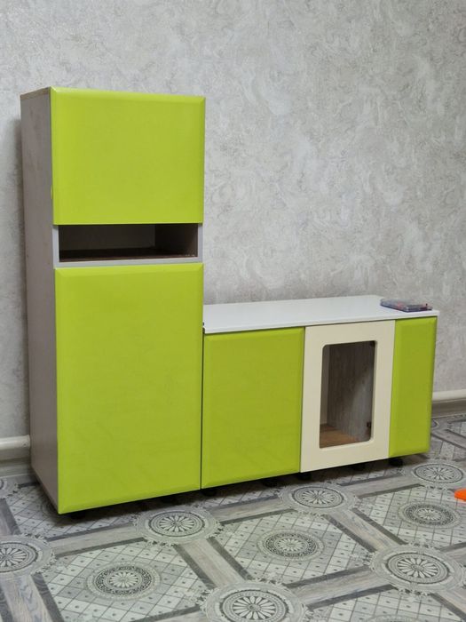 Детская кухня и холодильник
