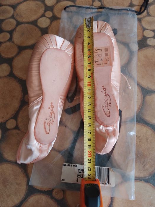 Продавам чисто нови детски палци за балет CAPEZIO GLISSE MS
