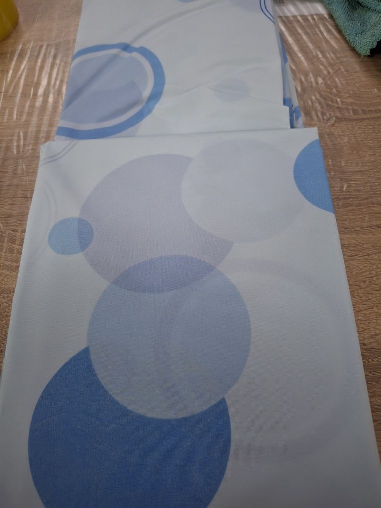 Perdea de Baie 180x200 cm 
Livrarea fara intarzieri poate varia