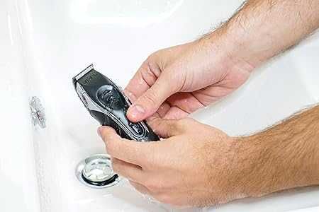 Тример за цялото тяло Wahl Aqua-Groom Waterproof , 11 гребена