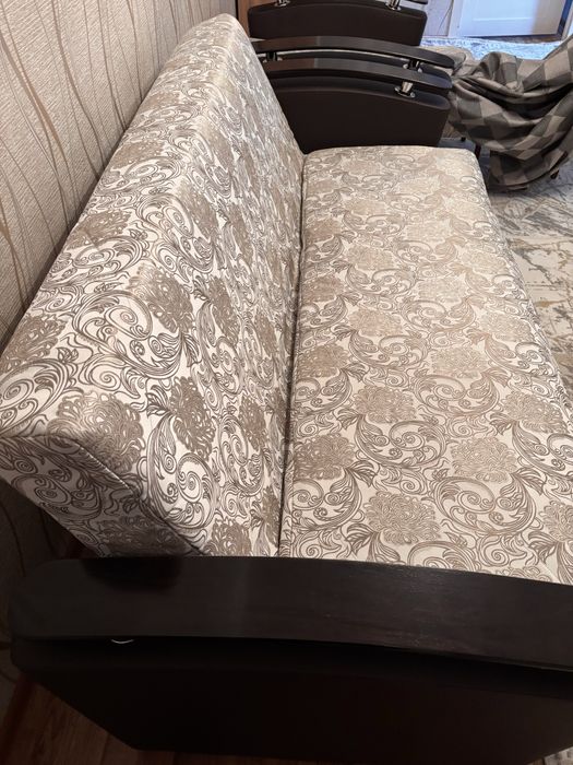 Продам отличном состояние диван.