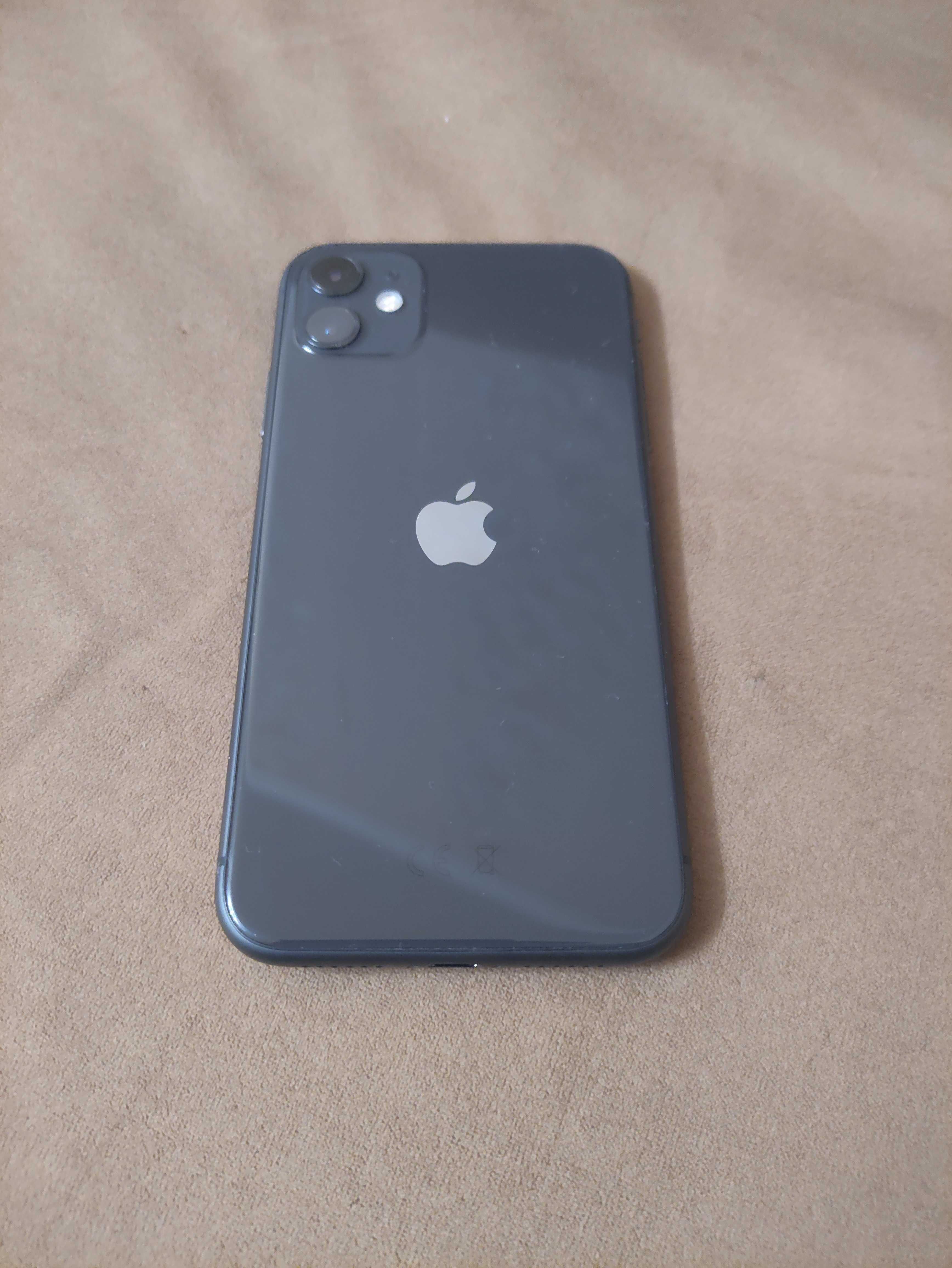 iPhone 11 В хорошеи состояние