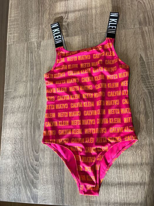 Calvin Klein нов цял бански 14-16 г