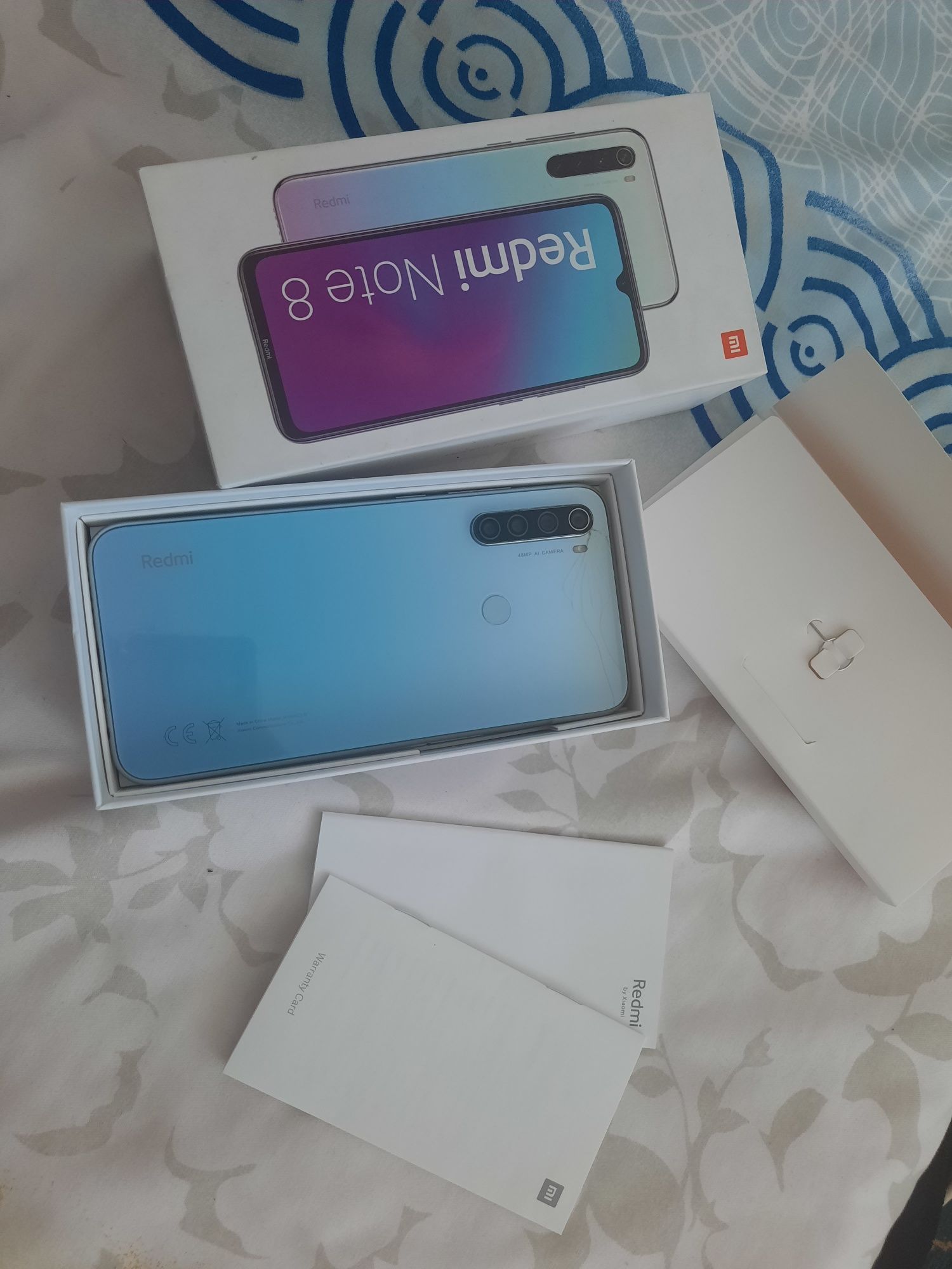 Redmi note 8 moonlight white 4/64Gb