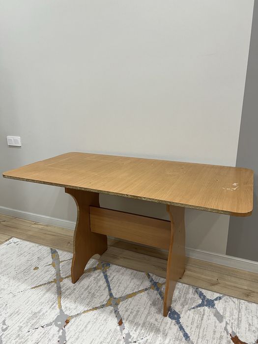 Стол отдам даром