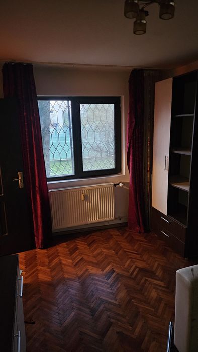 Vand apartament 2 camere Cameliei zona Gostat